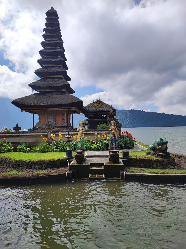Bali - 14 Adventurous days on the Island of the Gods with breathtaking views 45 Ulun Danu Beratan - a water temple