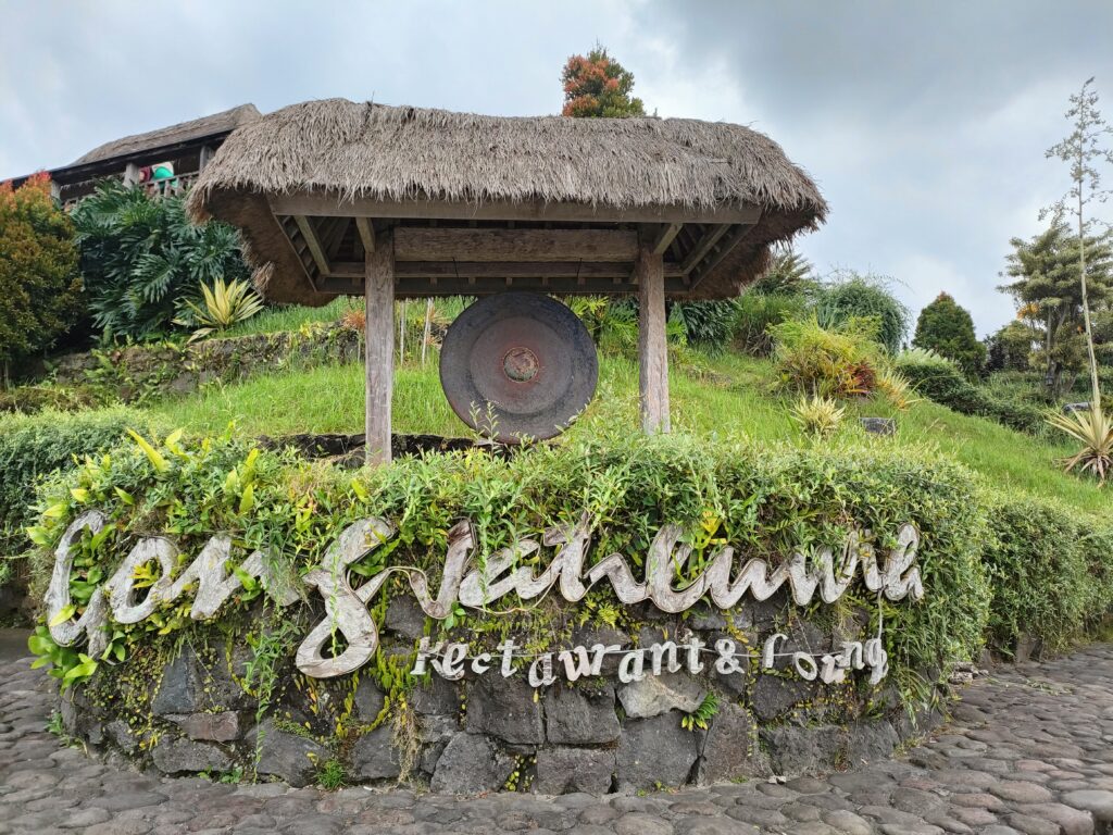 Bali - 14 Adventurous days on the Island of the Gods with breathtaking views 40 Gong Restaurant Jatiluwih