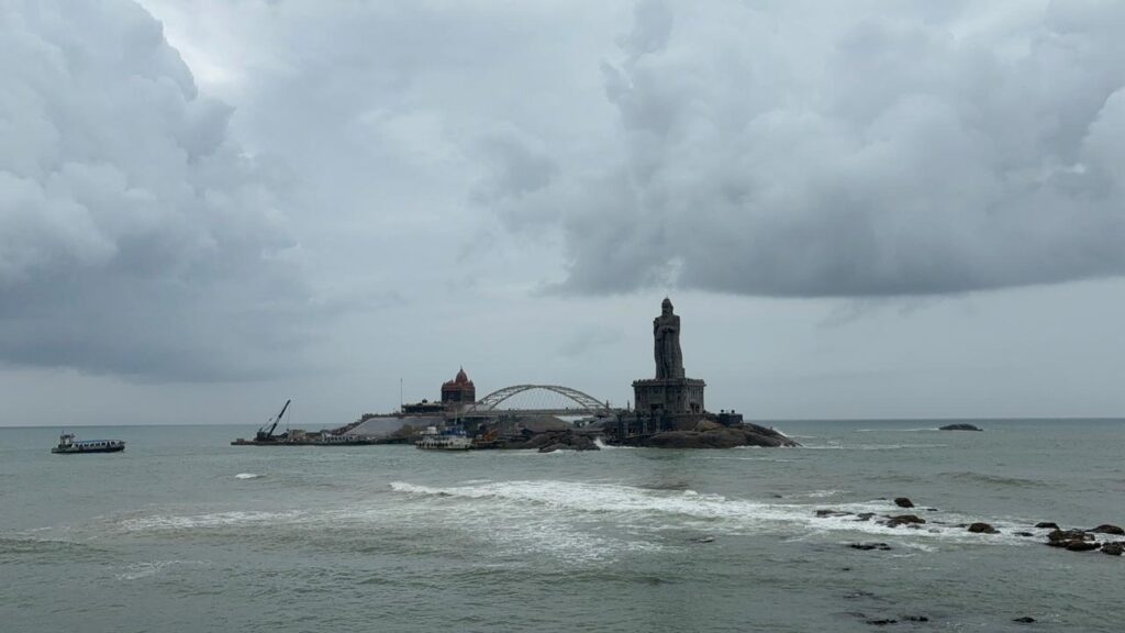 vivekananada Thiruvalluvar2